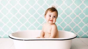 Une baignoire adaptée au confort de votre bébé